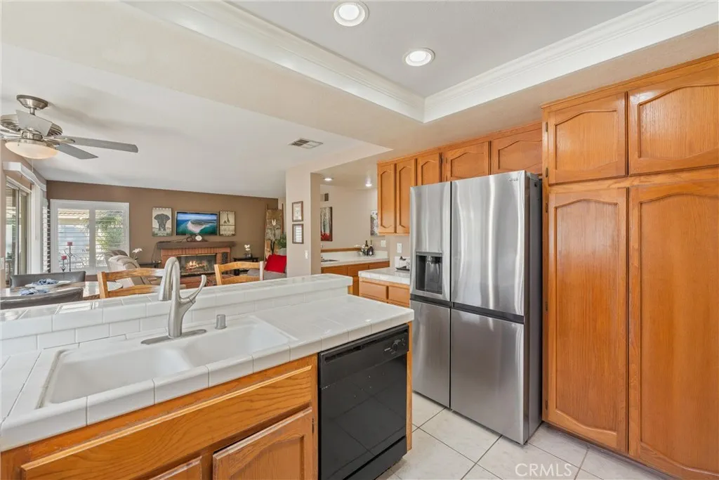 3480 Mountainside Circle, Corona, California 92882 home-pic-19